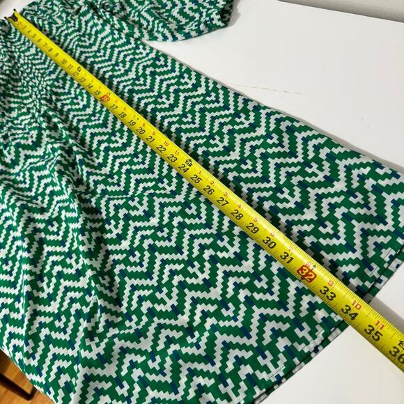 Gap Women's Green Midi Summer Spring Flowy Dress with a geometric print. - Picture 3 of 7